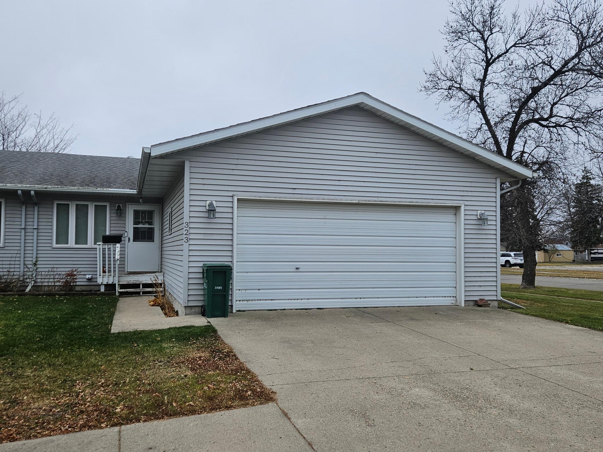 323 3rd Avenue S Wahpeton ND 58075