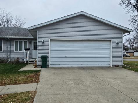 323 3rd Avenue S Wahpeton ND 58075