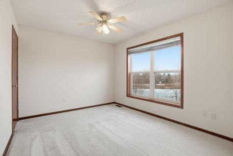 953 Lake Ridge Bay Woodbury MN 55129