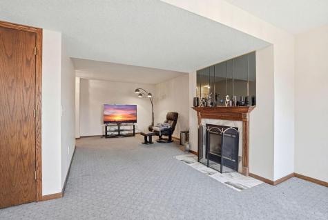 953 Lake Ridge Bay Woodbury MN 55129