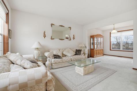 953 Lake Ridge Bay Woodbury MN 55129