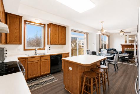 953 Lake Ridge Bay Woodbury MN 55129