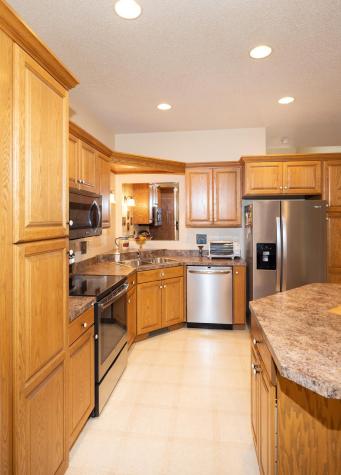 3325 W Prairiewood Drive S Fargo ND 58103