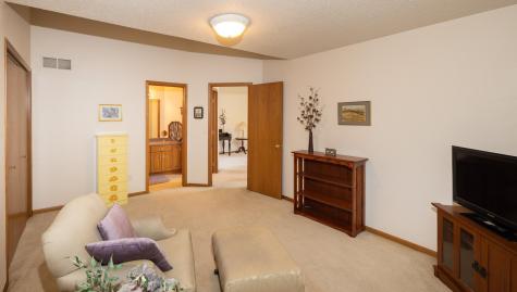 3325 W Prairiewood Drive S Fargo ND 58103