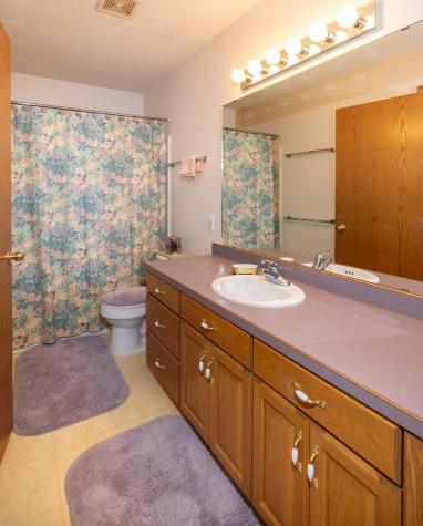 3325 W Prairiewood Drive S Fargo ND 58103