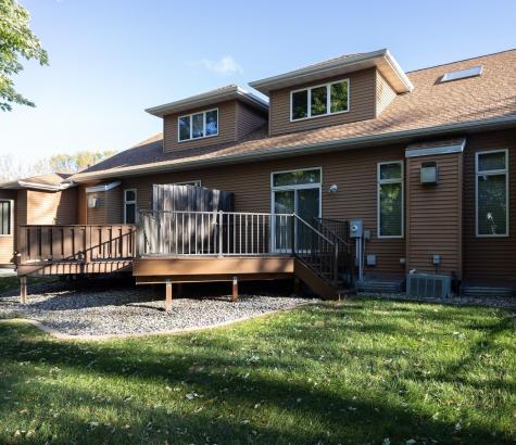 3325 W Prairiewood Drive S Fargo ND 58103