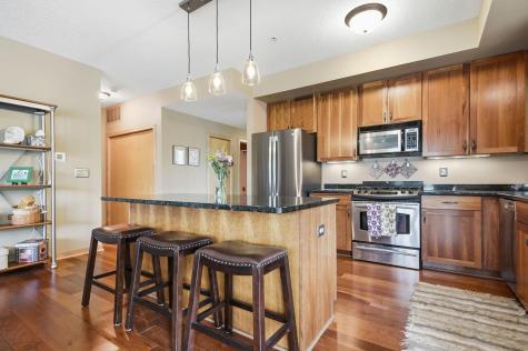 2201 Village Lane Bloomington MN 55431