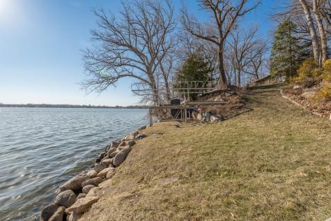 24150 E Cedar Lake Drive New Prague MN 56071