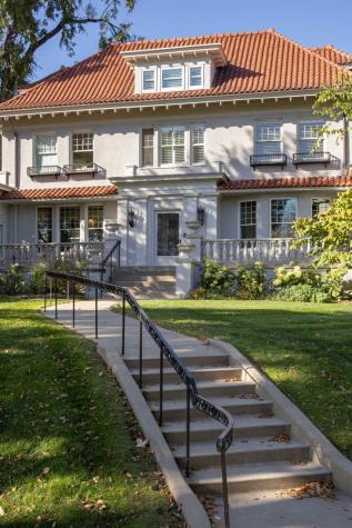 2700 W Lake Of The Isles Parkway Minneapolis MN 55416