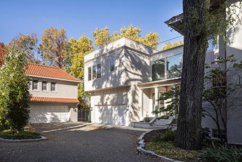 2700 W Lake Of The Isles Parkway Minneapolis MN 55416