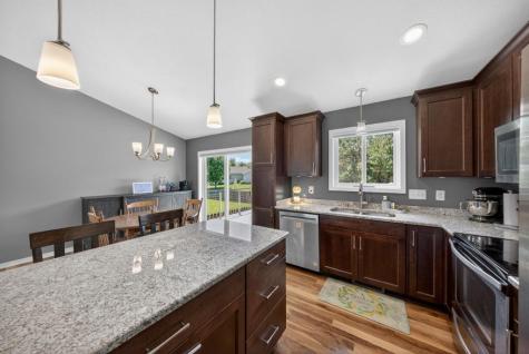 810 8th Avenue SW Pine Island MN 55963