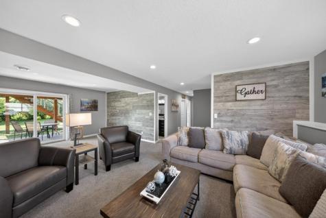 810 8th Avenue SW Pine Island MN 55963