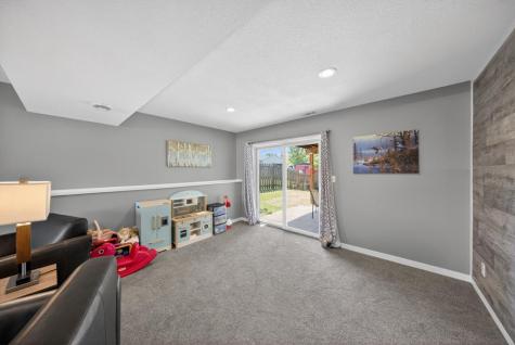 810 8th Avenue SW Pine Island MN 55963