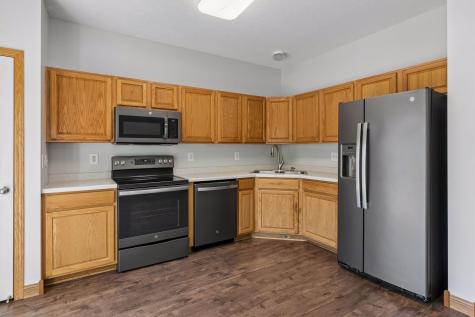 7944 Stratford Circle N Shakopee MN 55379