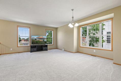 7944 Stratford Circle N Shakopee MN 55379