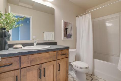 6810 32 Street S Fargo ND 58104