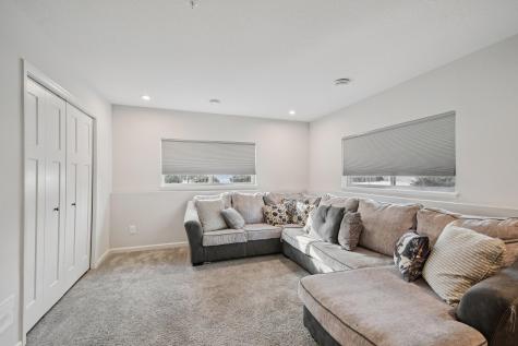 2278 Polar Way North Saint Paul MN 55109