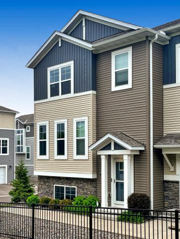 2278 Polar Way North Saint Paul MN 55109
