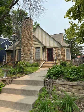 4064 Shoreline Drive Robbinsdale MN 55422