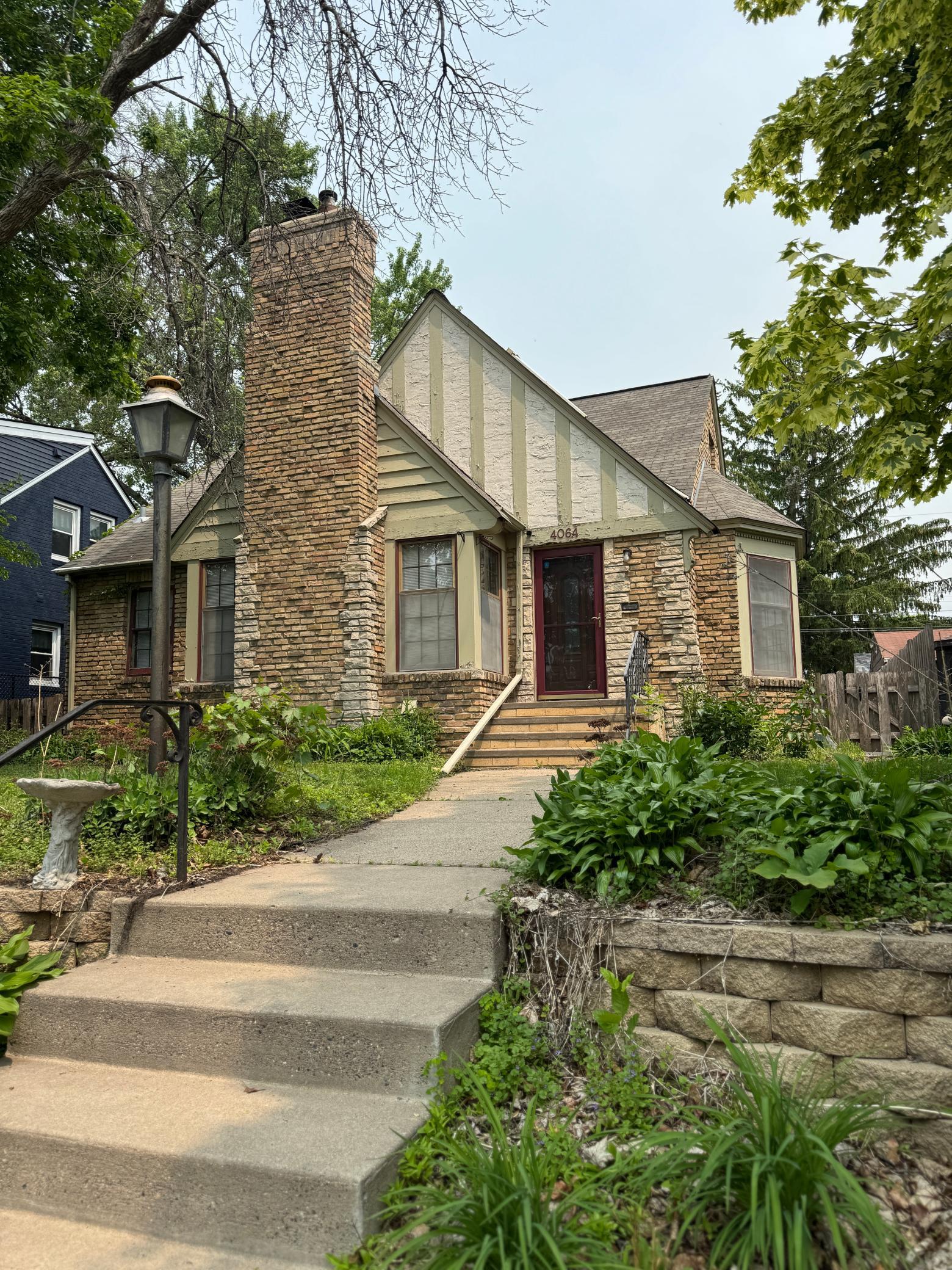 4064 Shoreline Drive Robbinsdale MN 55422
