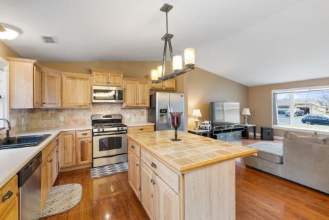 8196 Custers Trail Inver Grove Heights MN 55076