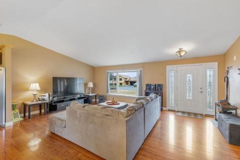 8196 Custers Trail Inver Grove Heights MN 55076
