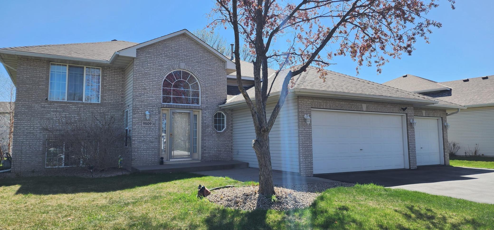 9509 Dogwood Avenue N Brooklyn Park MN 55443