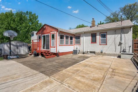 2144 Geranium Avenue E Saint Paul MN 55119