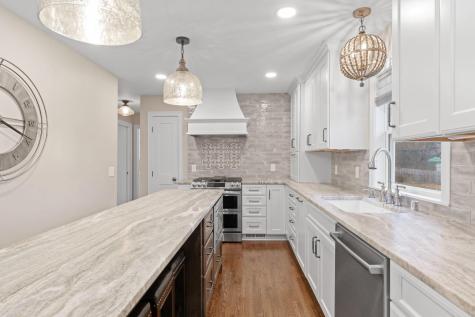 1108 Quebec Avenue N Golden Valley MN 55427
