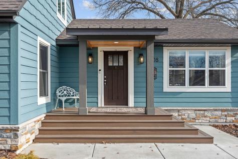 1108 Quebec Avenue N Golden Valley MN 55427