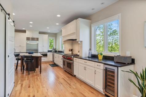 8587 Summit Oaks Savage MN 55378