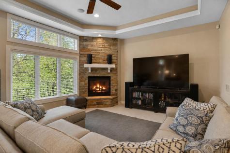 8587 Summit Oaks Savage MN 55378