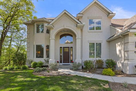 8587 Summit Oaks Savage MN 55378