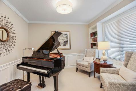 8587 Summit Oaks Savage MN 55378