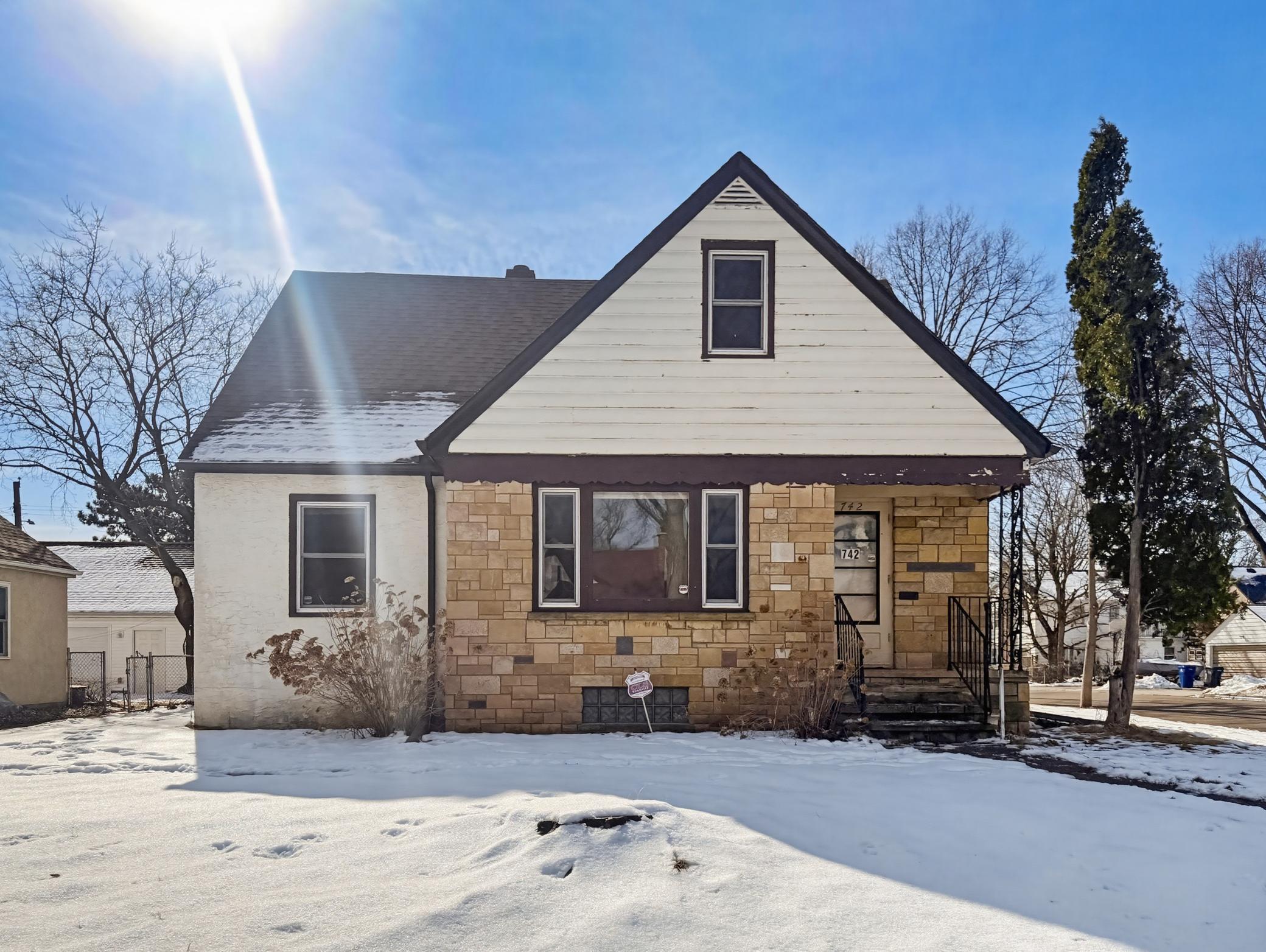 742 Nebraska Avenue E Saint Paul MN 55106