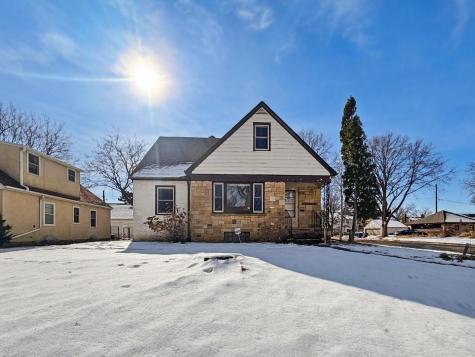 742 Nebraska Avenue E Saint Paul MN 55106