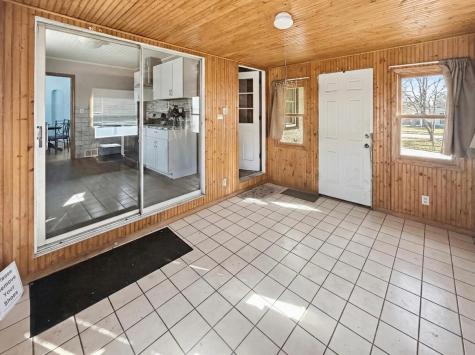 742 Nebraska Avenue E Saint Paul MN 55106