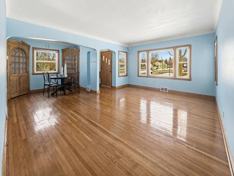 742 Nebraska Avenue E Saint Paul MN 55106