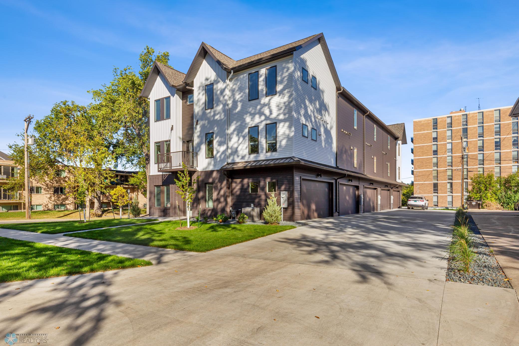 502 8th Street S Fargo ND 58103