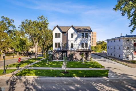 502 8th Street S Fargo ND 58103