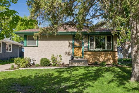 1901 Malvern Street Roseville MN 55113