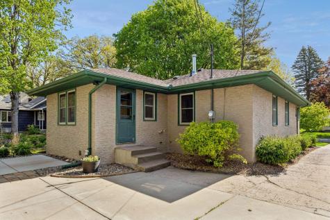 1901 Malvern Street Roseville MN 55113