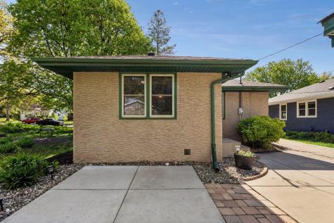 1901 Malvern Street Roseville MN 55113