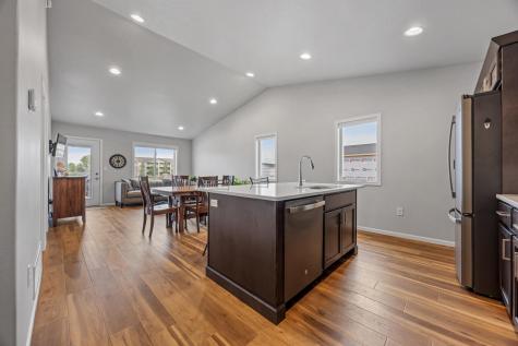 2520 37th Avenue S Moorhead MN 56560