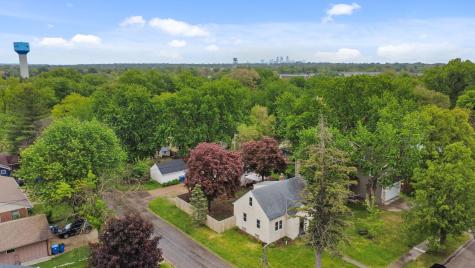 4366 Vera Cruz Avenue N Robbinsdale MN 55422