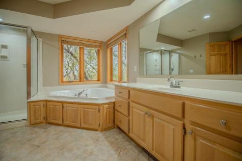 13856 Essex Trail Apple Valley MN 55124