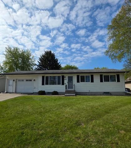 2713 4TH Avenue S Moorhead MN 56560