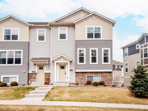 2217 Gateway Hill Road North Saint Paul MN 55109