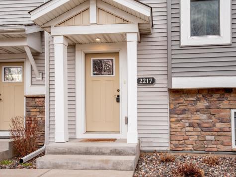 2217 Gateway Hill Road North Saint Paul MN 55109