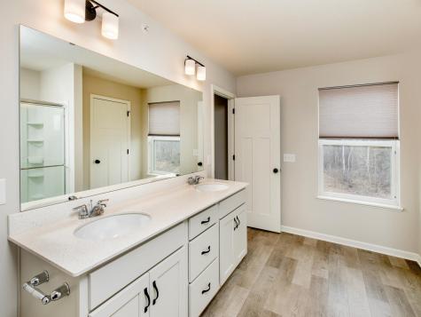 2217 Gateway Hill Road North Saint Paul MN 55109